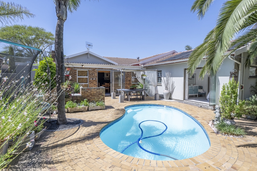 3 Bedroom Property for Sale in Protea Heights Western Cape